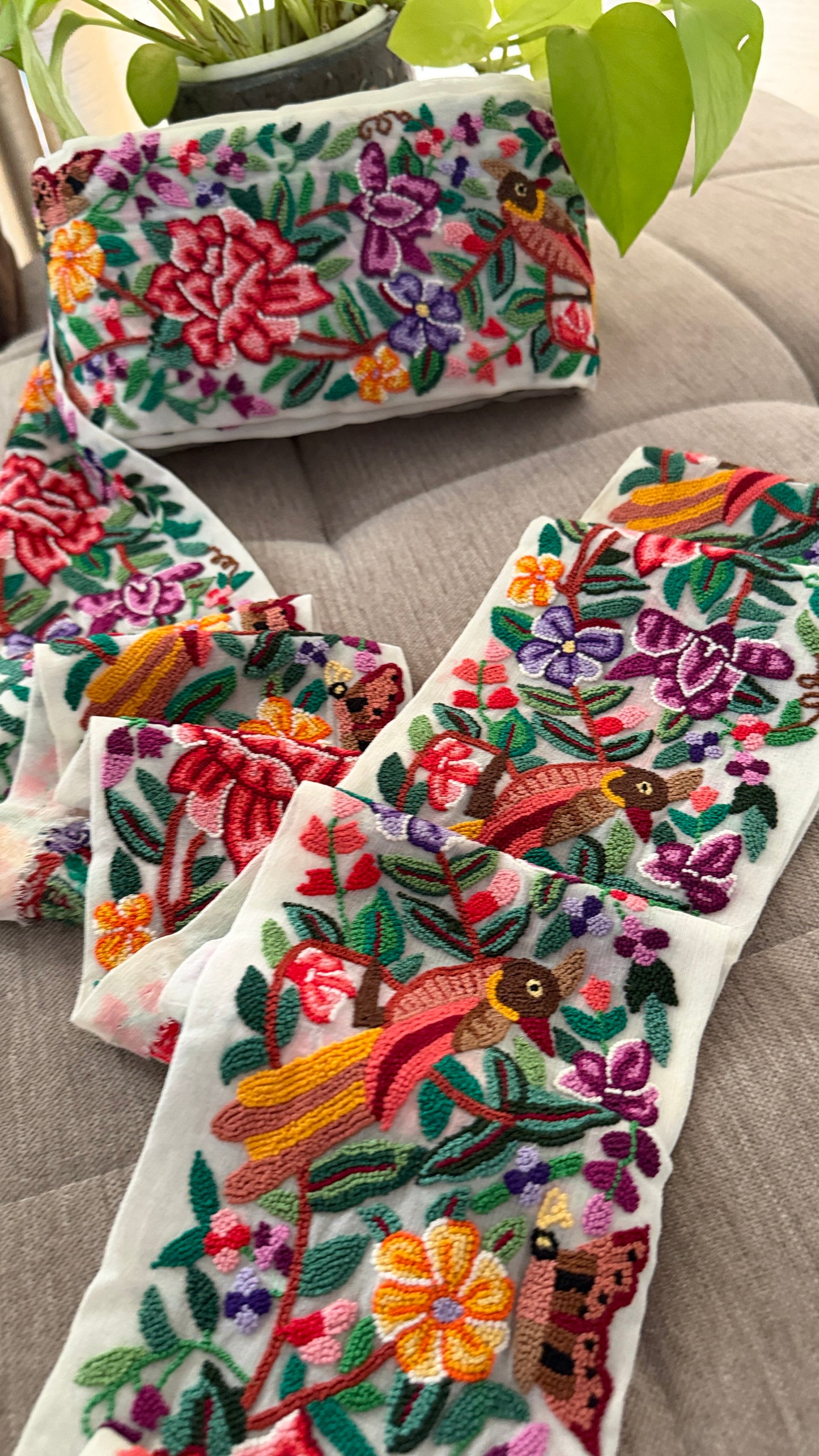 Exclusive French Knot Border (4 Inch)